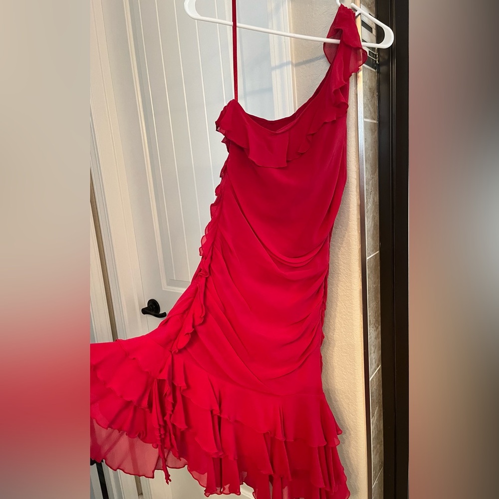 ❤️Flattering red asymmetrical, 1 shoulder dress from Express size 8. ❤️